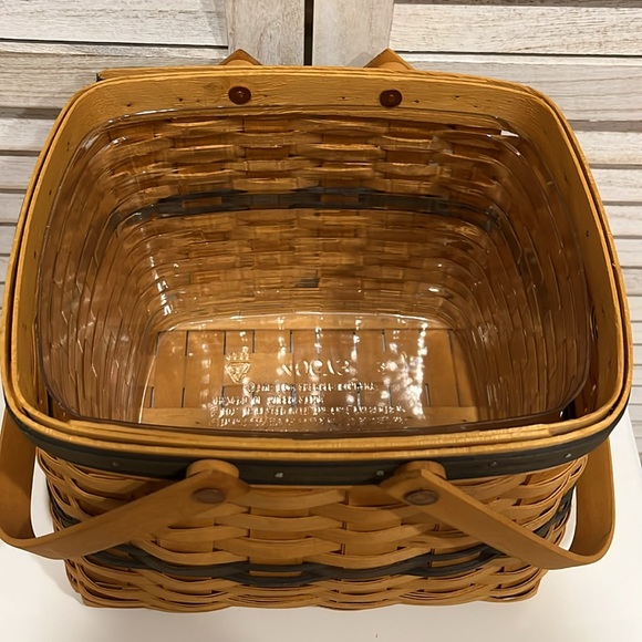 Longaberger Collectors Club Harbor Basket with protector 1998 - Picture 5 of 12